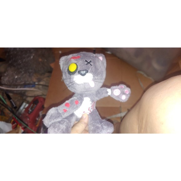 RARE 6” Mezco Toyz Mega Death Mittens Creepy Cuddlers Zombie Undead Cat Retired. - Picture 2 of 5